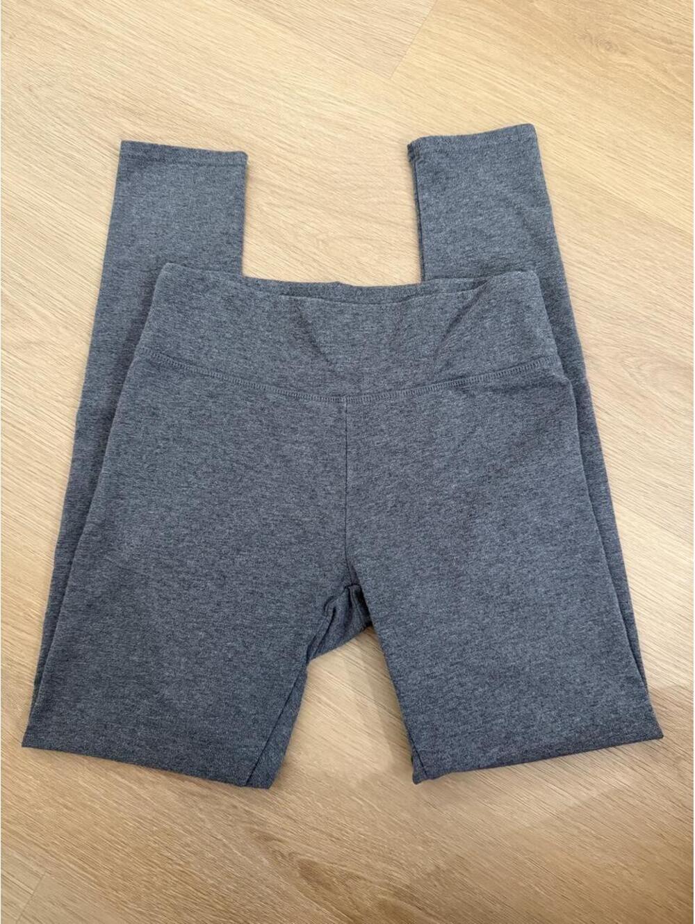 Aerie Grey Knit Leggings – Medium